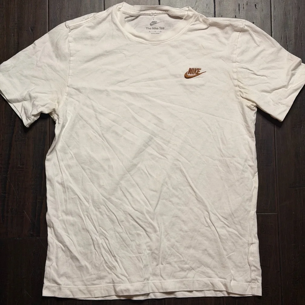 Nike Men's Cream T-Shirt with Brown Logo